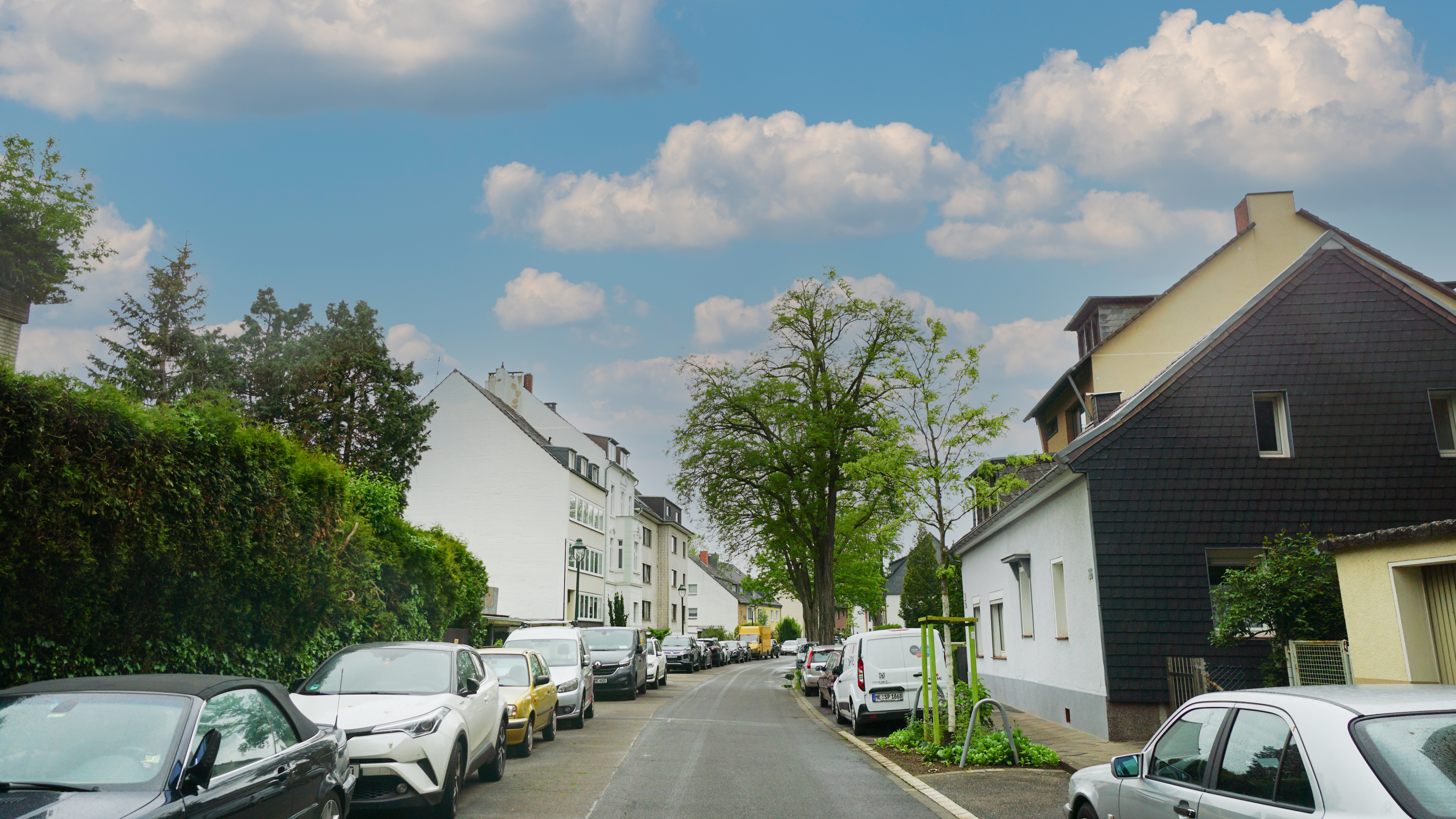 * RESERVIERT * vollvermietetes Mehrfamilienhaus: Stilaltbau mit Mietsteigerungspotenzial