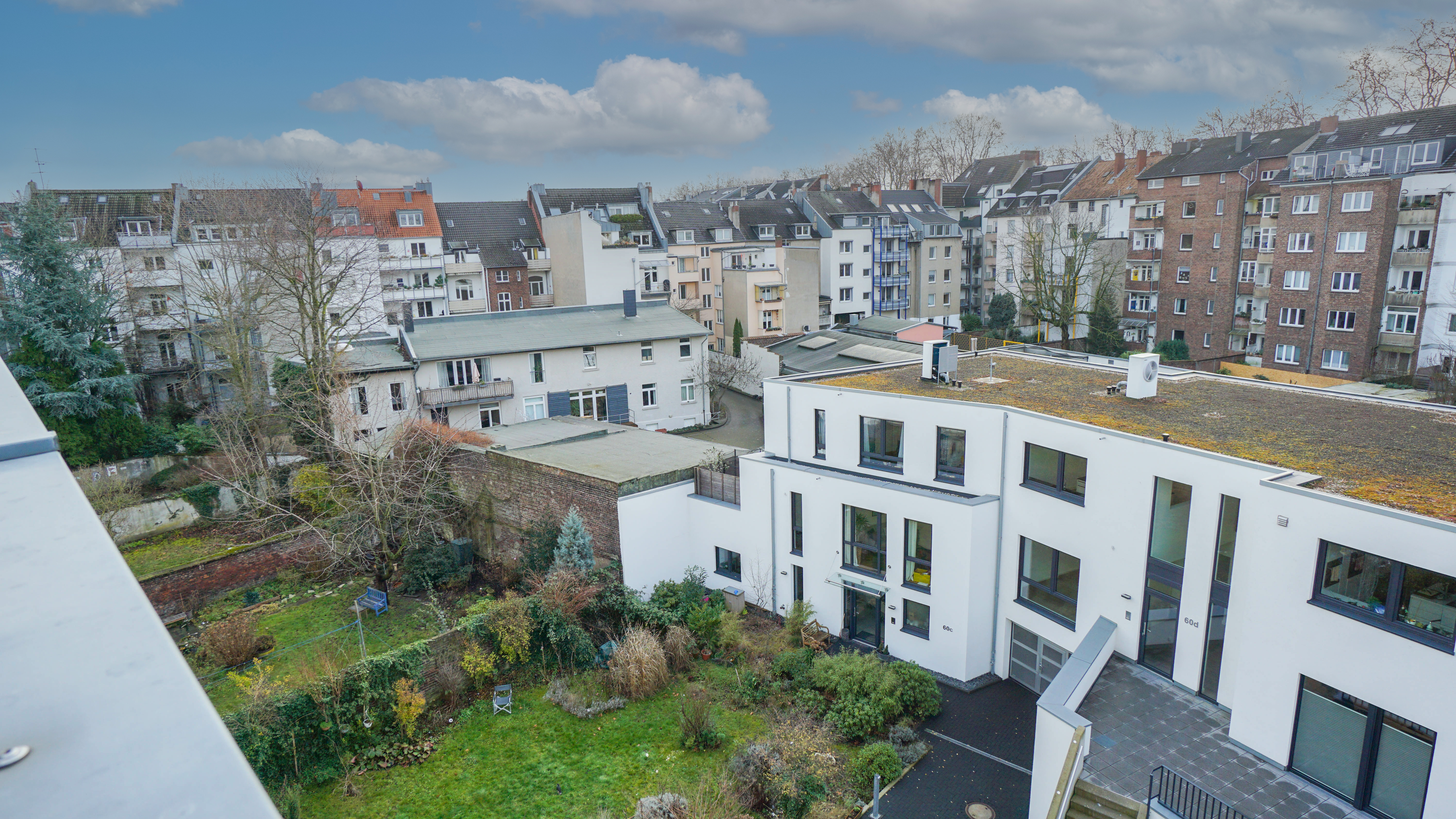 Kernsanierte 3 Zimmer Eigentumswohnung mit großem Südbalkon in Unterbilk