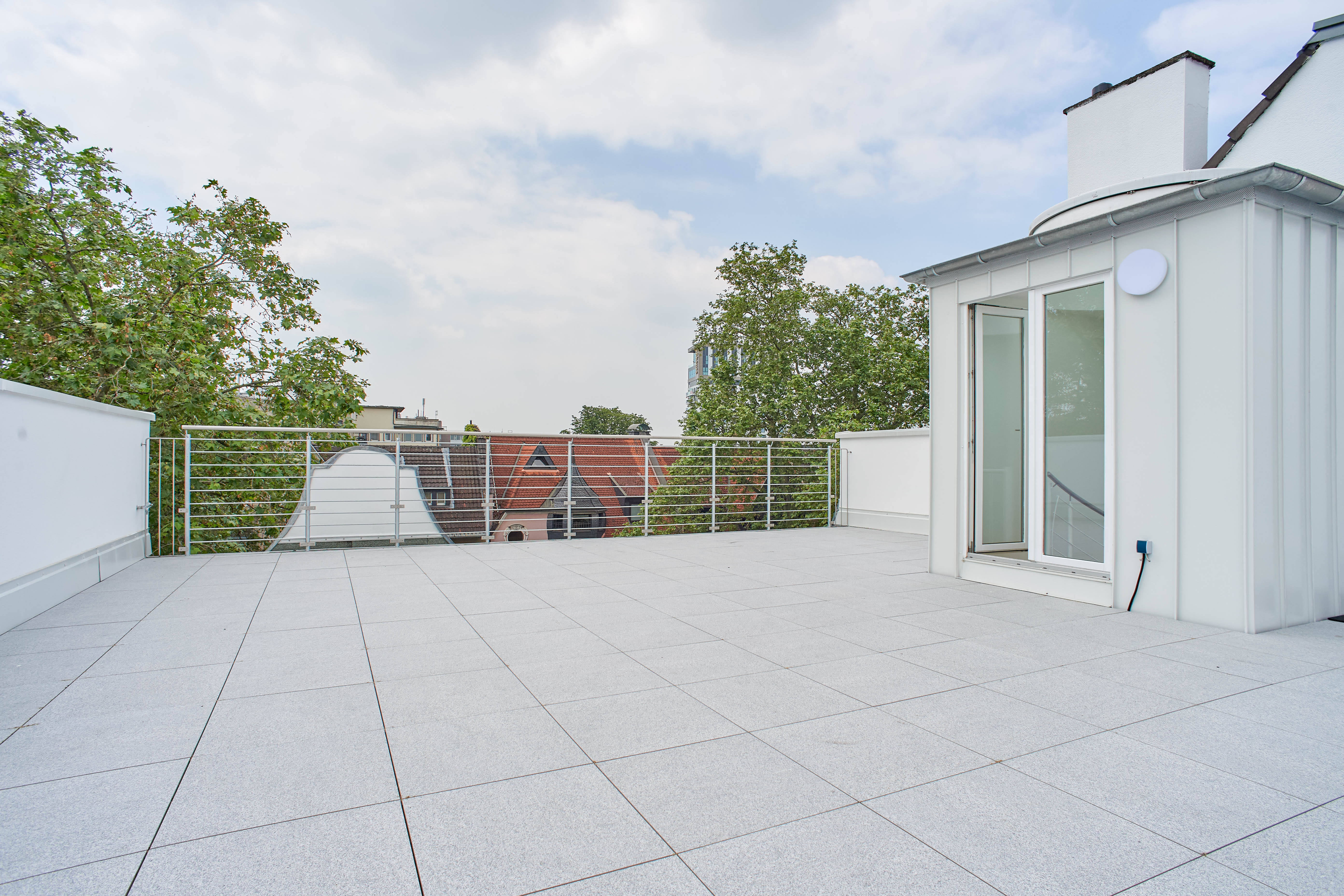 Luxuriöse Altbau-Stadtvilla mit spektakulärer Dachterrasse - EINSzigartig