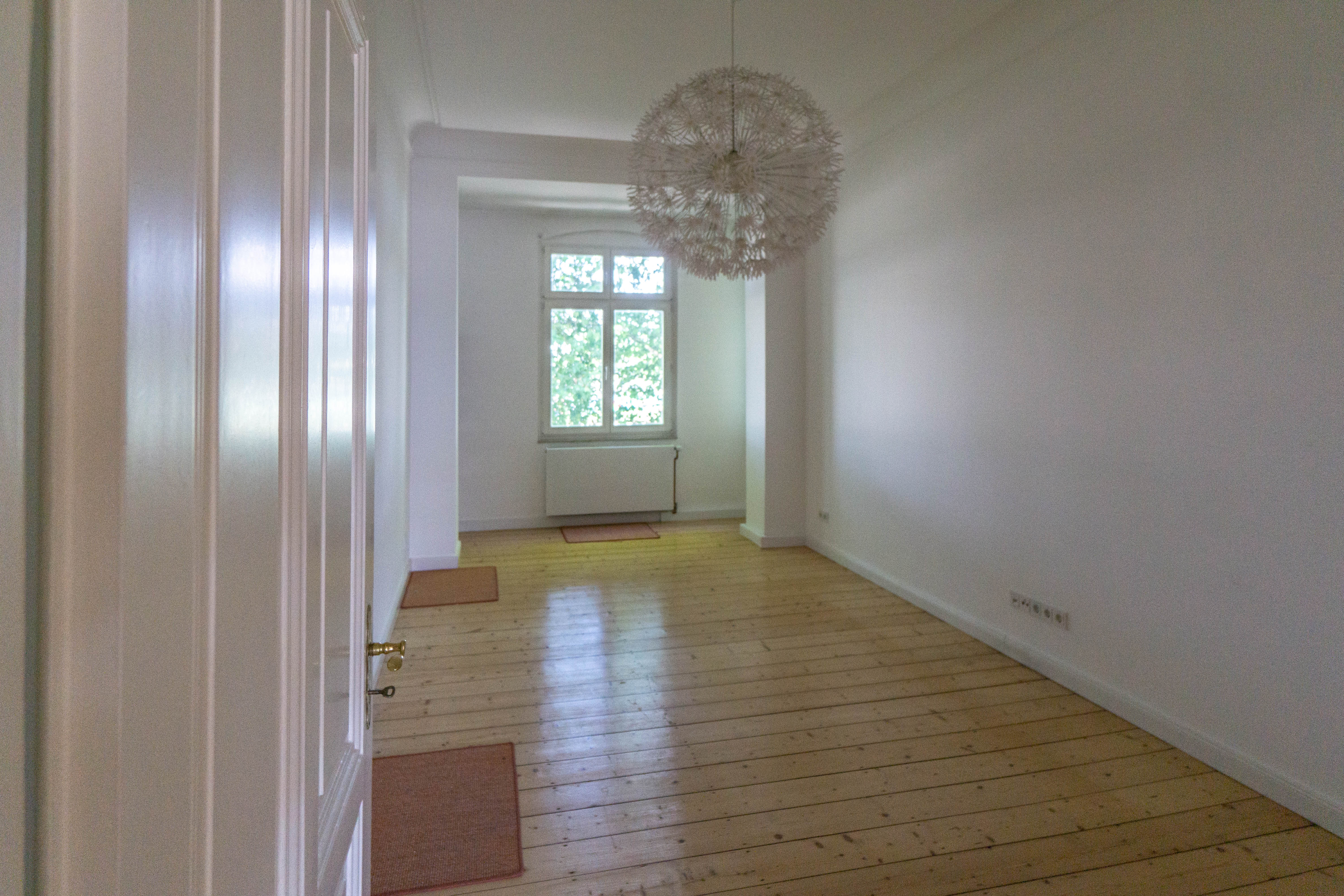 Kernsanierte 3 Zimmer Altbauwohnung in Unterbilk mit Süd-/Westbalkon