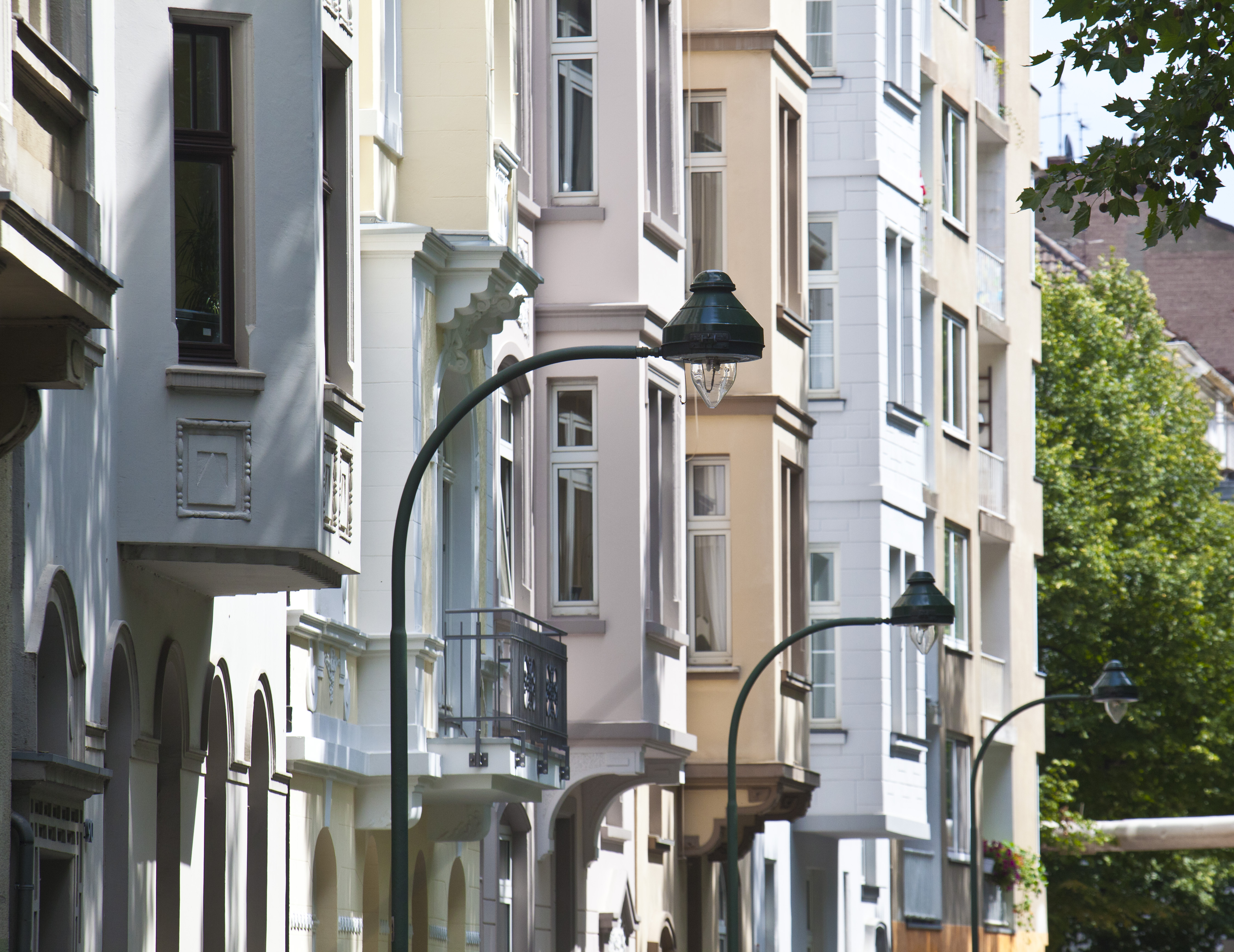 Altbauliebhaber aufgepasst! Single Wohnung im schönsten Altbau der Karolinger Straße