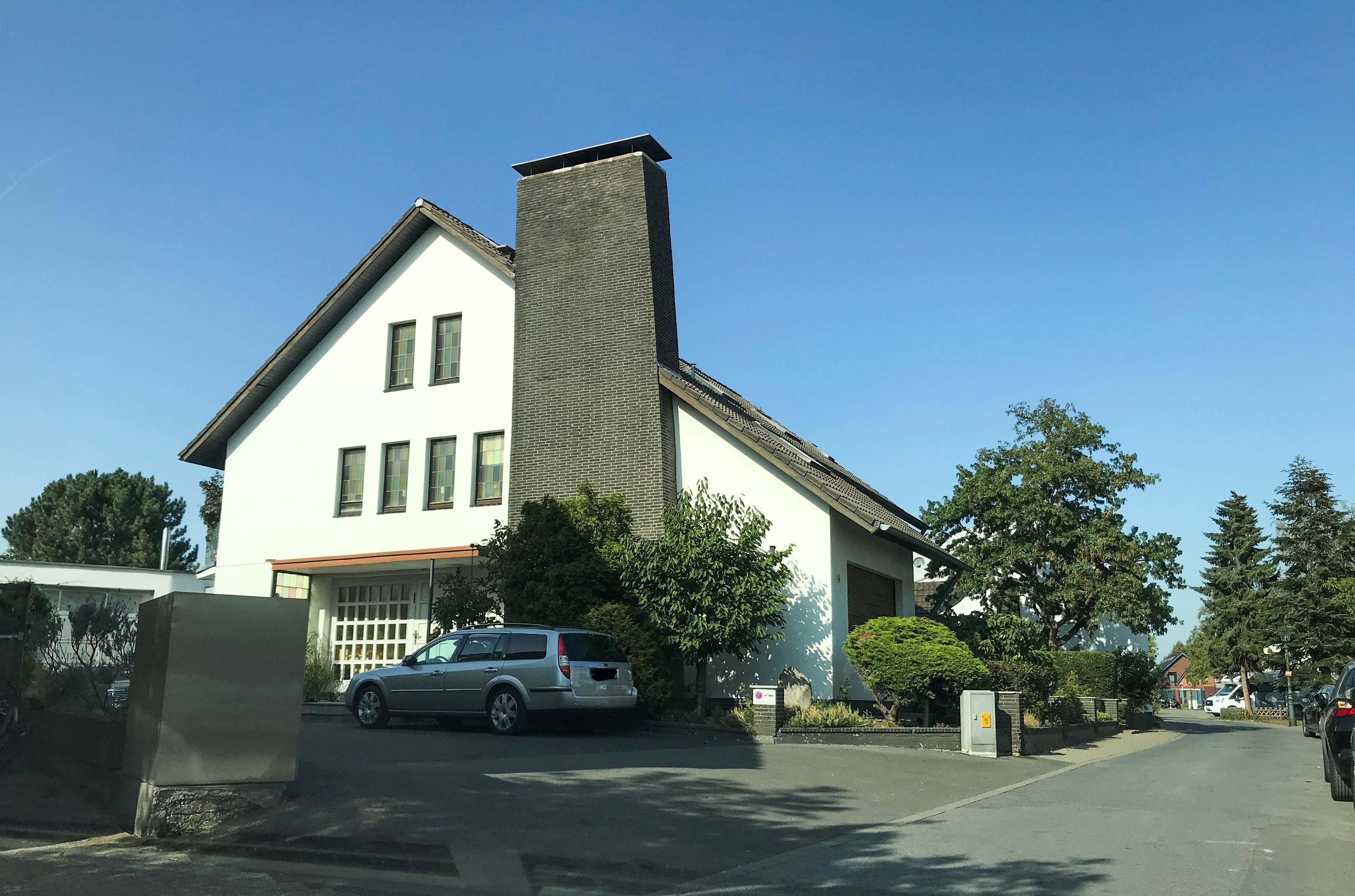Stadt Düsseldorf - Himmelgeist- Doppelhausliegenschaft