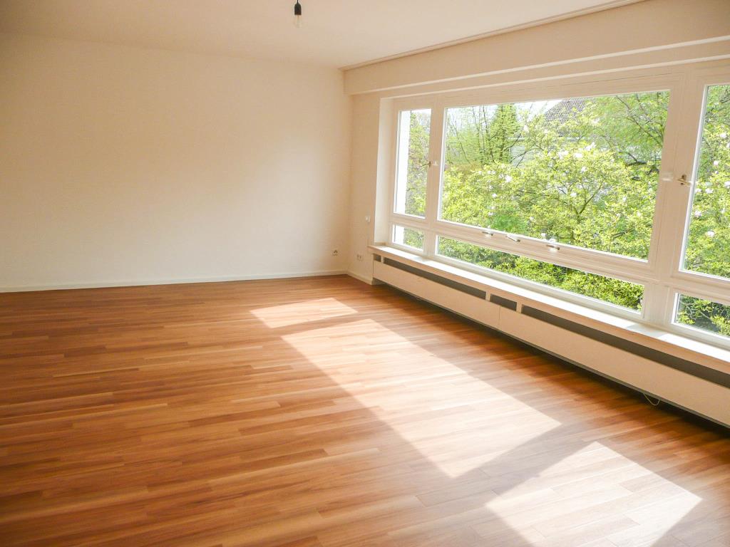 Sonnige 2-Zimmerwohnung mit großem Balkon in einem 4-Familienhaus in Nähe des Südparks