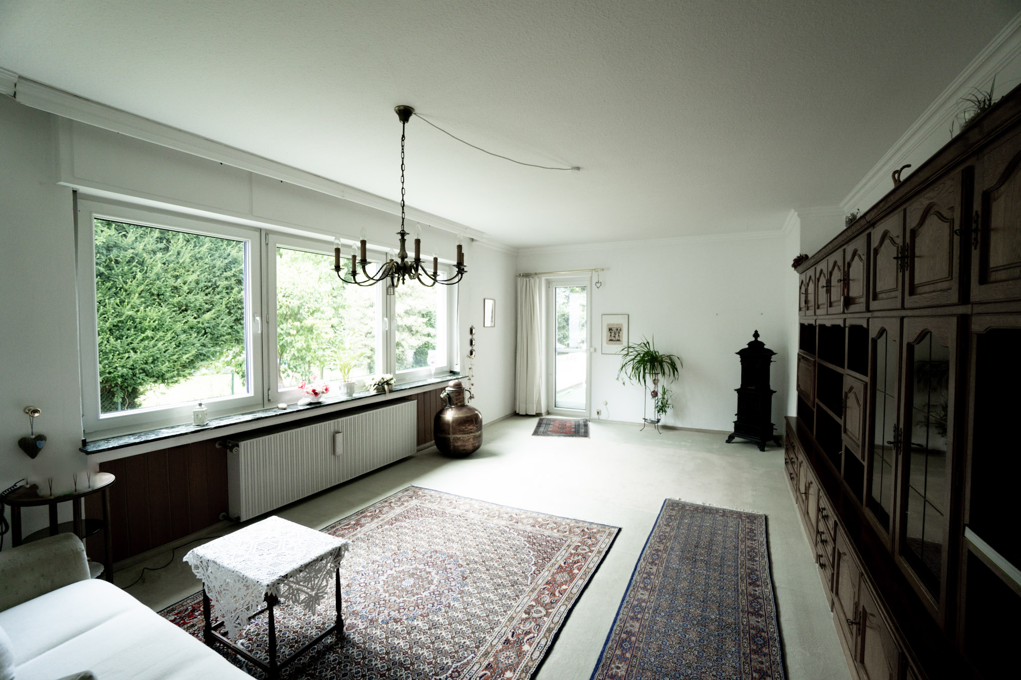 Rarität in Bilk: Großzügiges Zweifamilienhaus mit Garten, 2 Garagen und Einliegerbereich