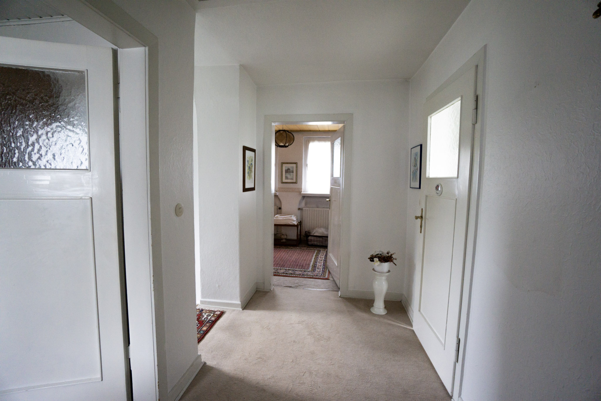 Rarität in Bilk: Großzügiges Zweifamilienhaus mit Garten, 2 Garagen und Einliegerbereich