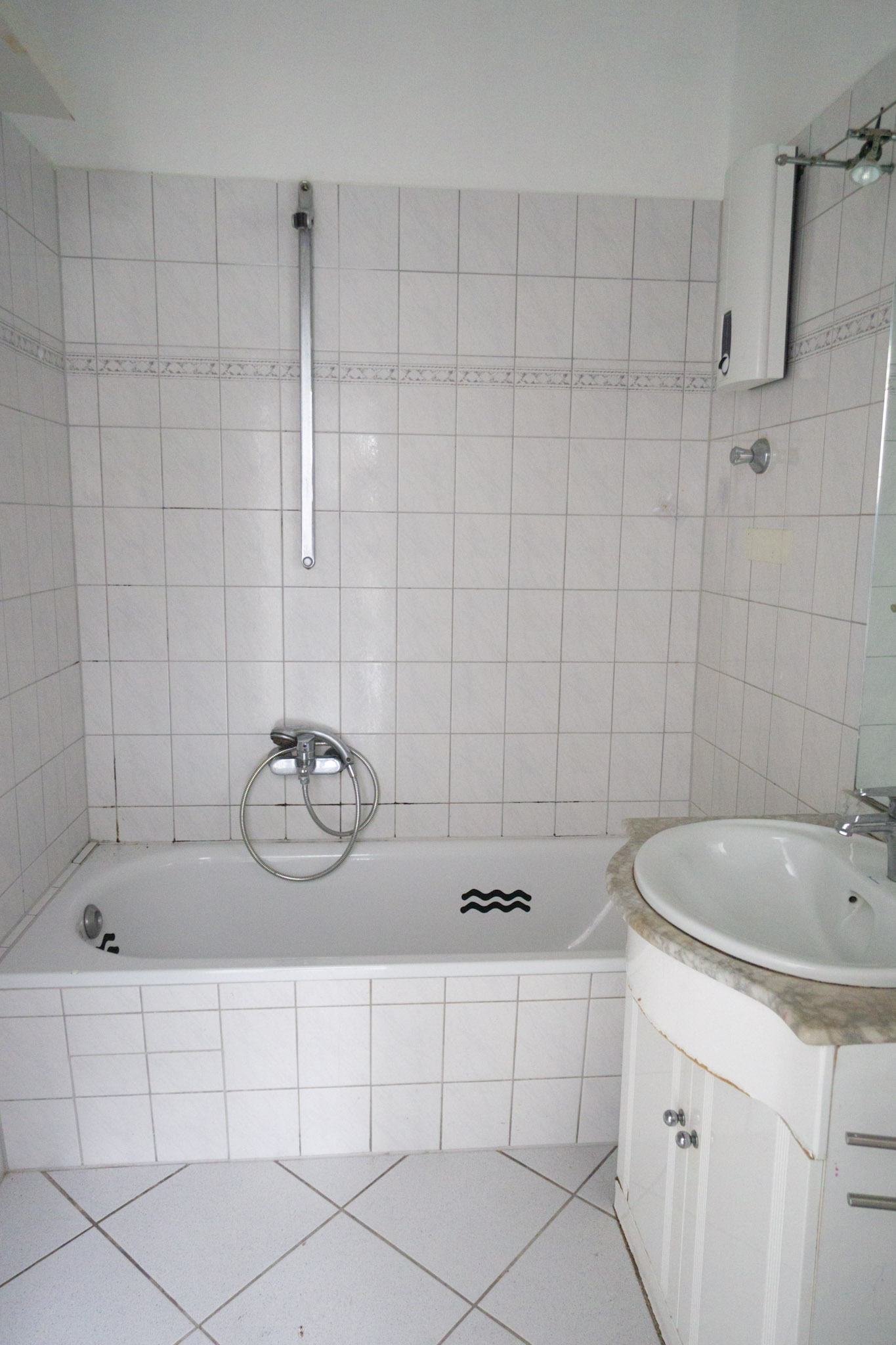 Rarität in Bilk: Großzügiges Zweifamilienhaus mit Garten, 2 Garagen und Einliegerbereich