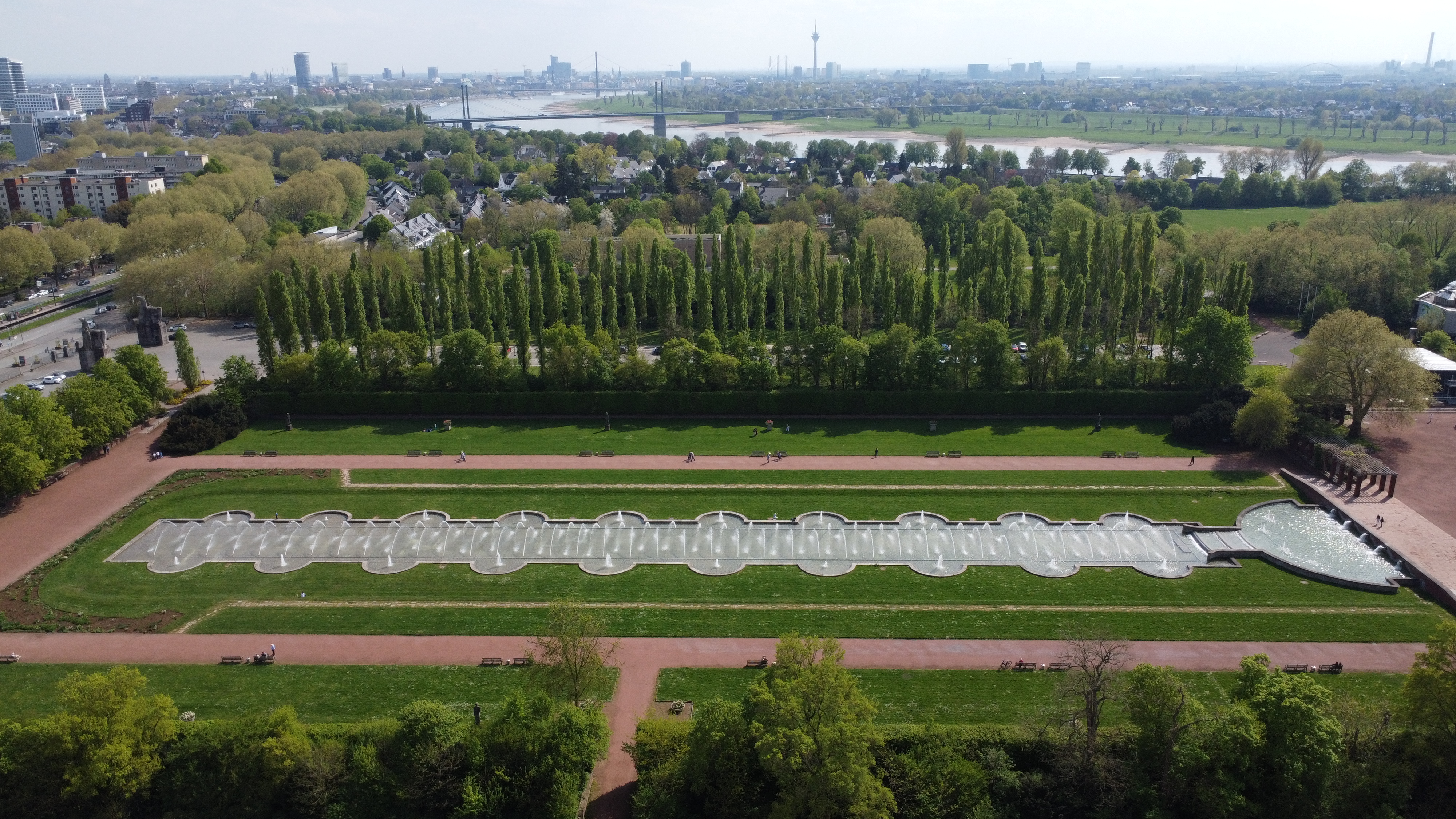 Zwischen Rhein und Geschichte: Ein Juwel in der weißen Siedlung / Nordparksiedlung