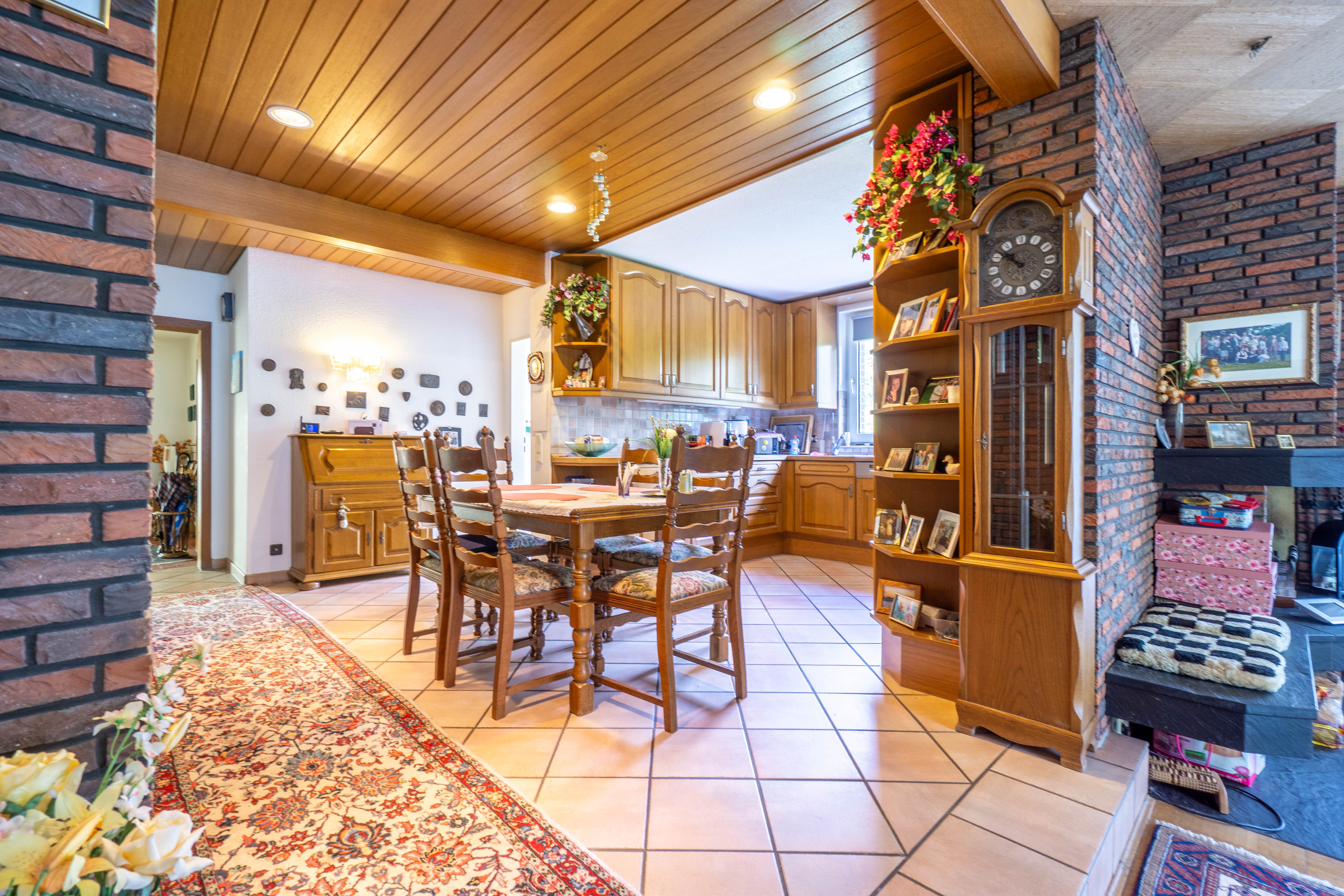 Zwischen Rhein und Geschichte: Ein Juwel in der weißen Siedlung / Nordparksiedlung