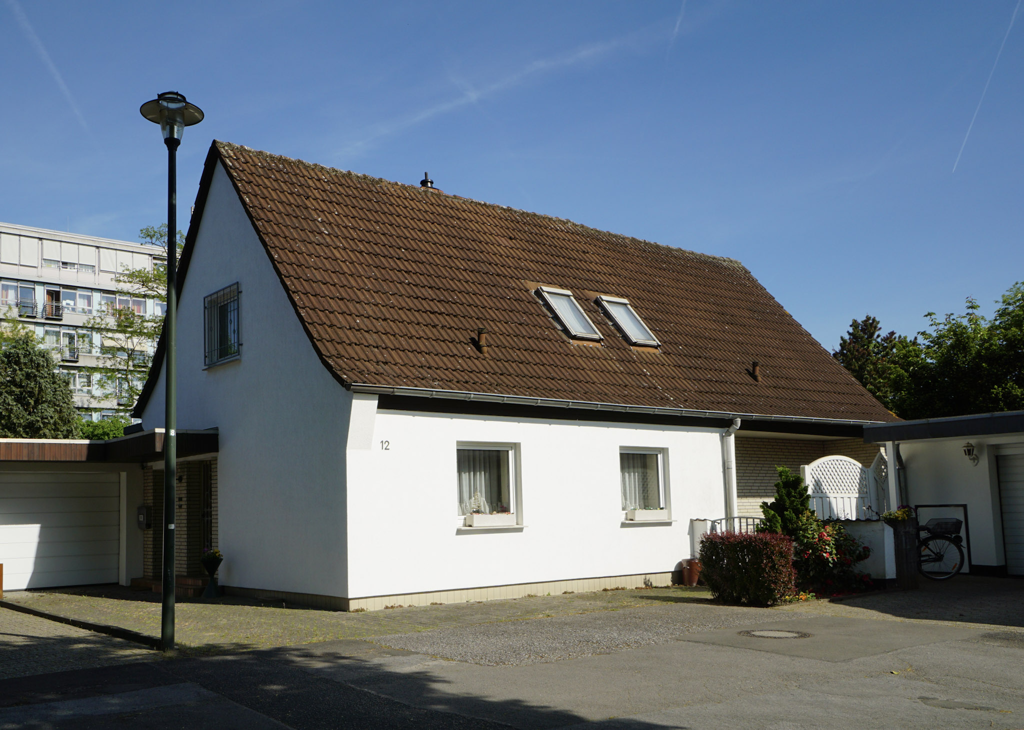 Zwischen Rhein und Geschichte: Ein Juwel in der weißen Siedlung / Nordparksiedlung