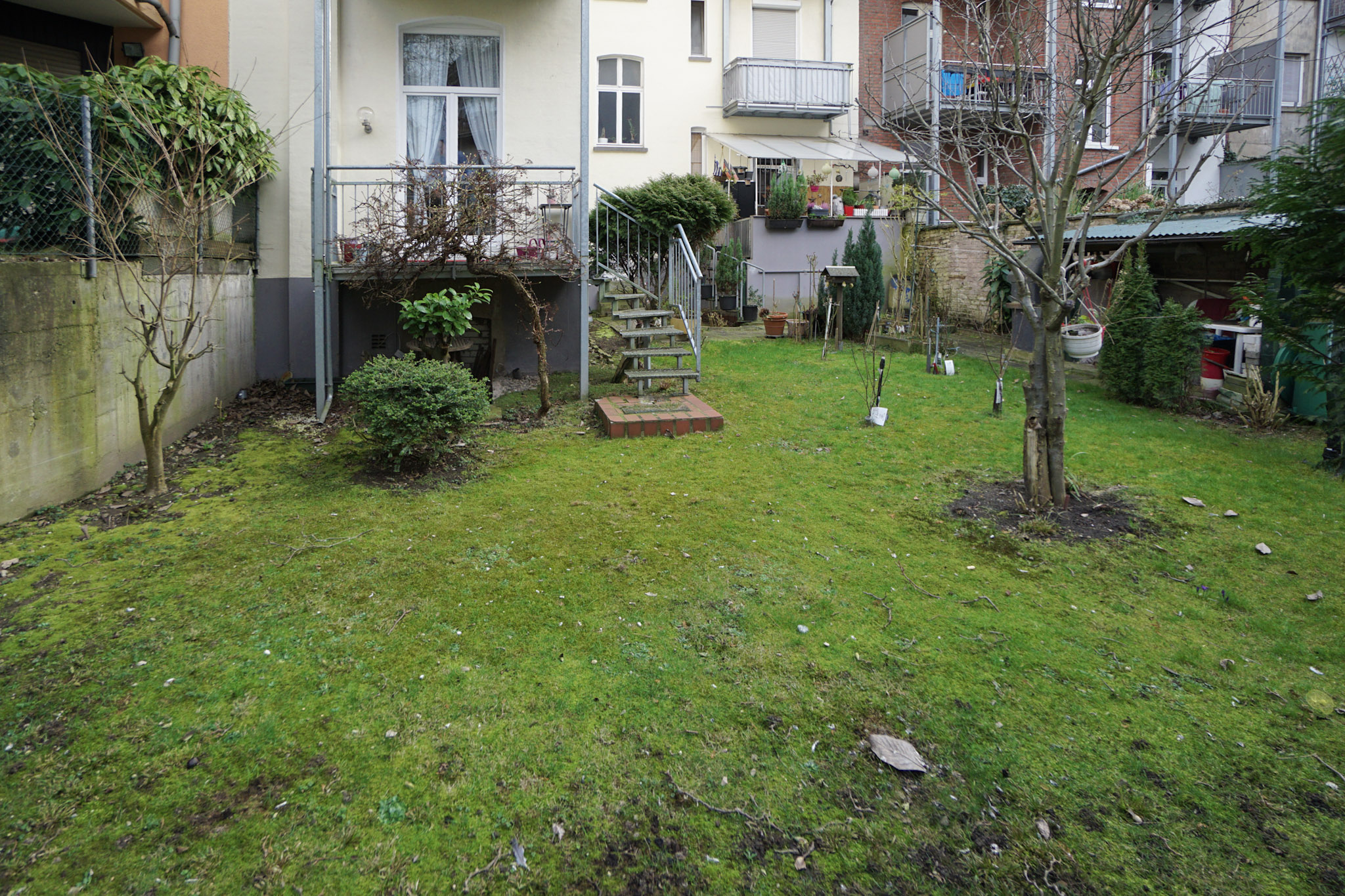 Seltenes Angebot, mitten in Bilk: Gemütliche, sanierte 2 Zimmer Altbauwohnung mit Stadtgarten