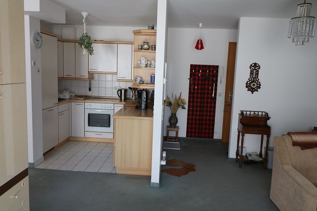 gepflegte und helle Dreiraumwohnung mit Tiefgaragenstellplatz im Zentrum
