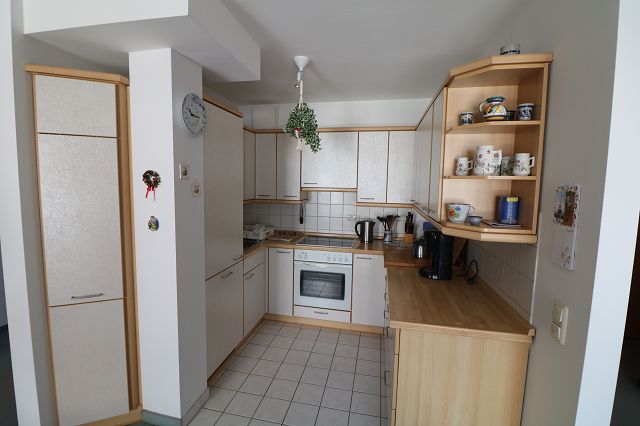 gepflegte und helle Dreiraumwohnung mit Tiefgaragenstellplatz im Zentrum