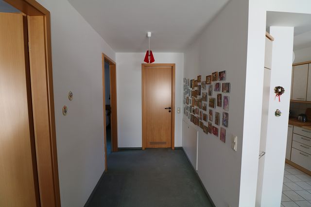 gepflegte und helle Dreiraumwohnung mit Tiefgaragenstellplatz im Zentrum