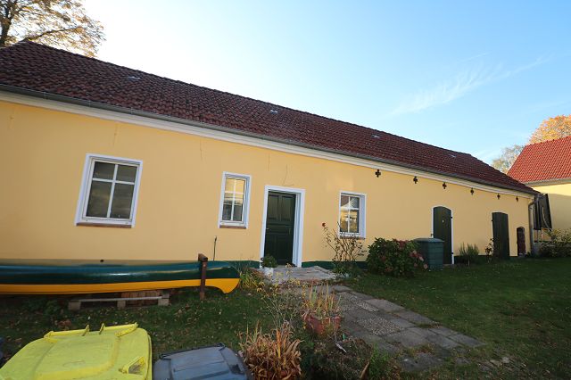 modernisiertes Einfamilienhaus mit Freiterrasse und viel Nebengelass