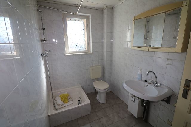 Wohnen und arbeiten auf einem Grundstück mit direktem Wasserzugang