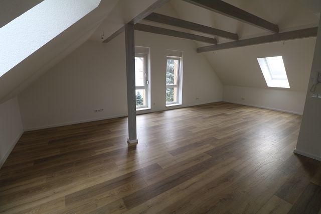 3-RWE mit Charme im Dachgeschoss in ländlicher Gegend
