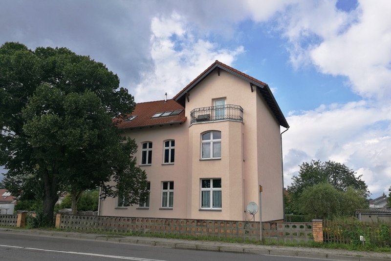 kleine 1-Raumwohnung mit Einbauküche und PKW-Stellplatz