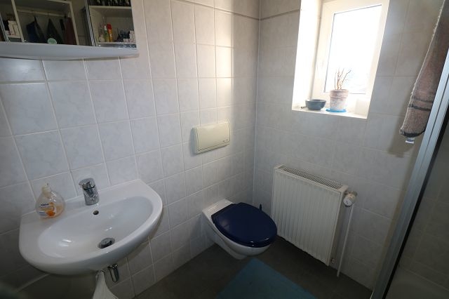 kleine 1-Raumwohnung mit Einbauküche und PKW-Stellplatz