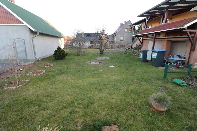 Einfamilienhaus teilausgebaut mit Hausgarage und kleinem Grundstück
