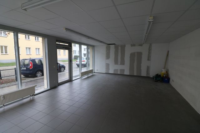 toller Eckladen mit viel Schaufenster