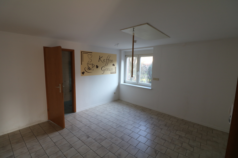 2-Raumwohnung mit Fußbodenheizung und Duschbad in dörflicher Lage