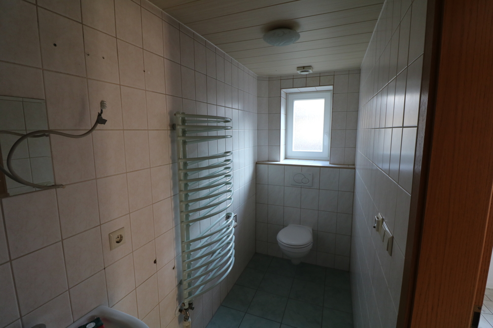 2-Raumwohnung mit Fußbodenheizung und Duschbad in dörflicher Lage