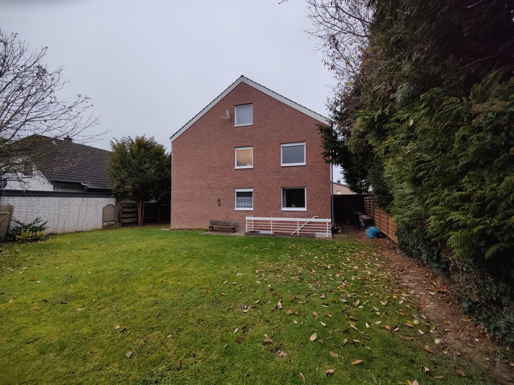 Großzügiges Mehrfamilienhaus, Generationen unter einem Dach oder zur Vermietung