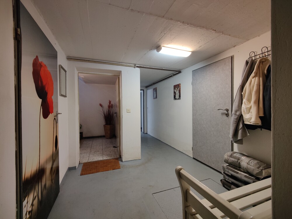 Großzügiges Mehrfamilienhaus, Generationen unter einem Dach oder zur Vermietung