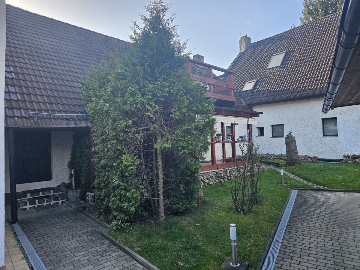 PROVISIONSFREI|Naturidylle–Seehaus mit 15.000 m² Grundstück inkl. See & vermietetem Zweifamilienhaus