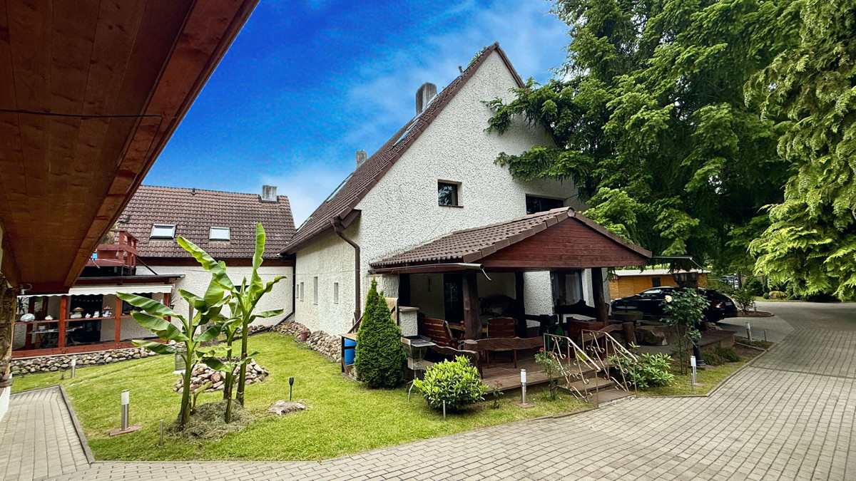 PROVISIONSFREI|Naturidylle–Seehaus mit 15.000 m² Grundstück inkl. See & vermietetem Zweifamilienhaus