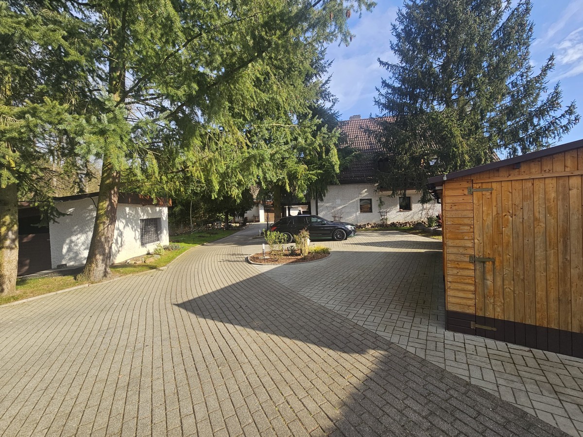 PROVISIONSFREI|Naturidylle–Seehaus mit 15.000 m² Grundstück inkl. See & vermietetem Zweifamilienhaus