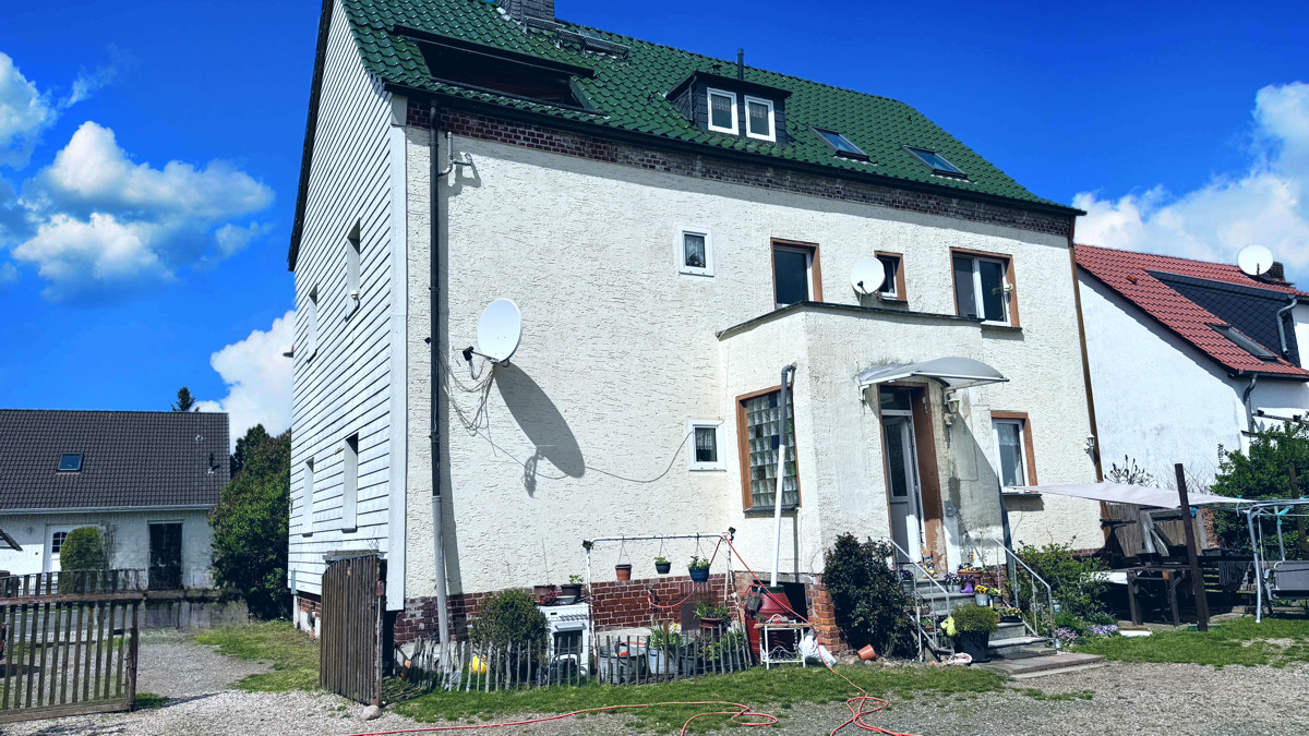 PROVISIONSFREI|3 WE Investment: 2 vermietet, Teilsanierung, großes Grundstück+ Erweiterungspotenzial