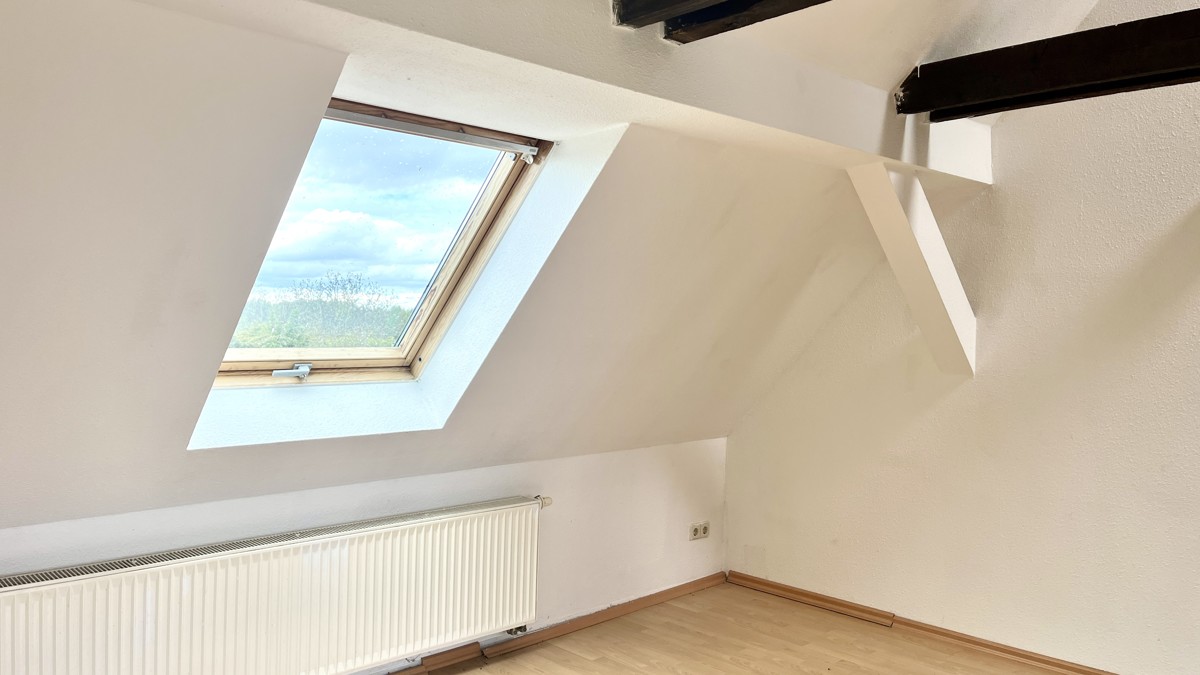 PROVISIONSFREI|3 WE Investment: 2 vermietet, Teilsanierung, großes Grundstück+ Erweiterungspotenzial