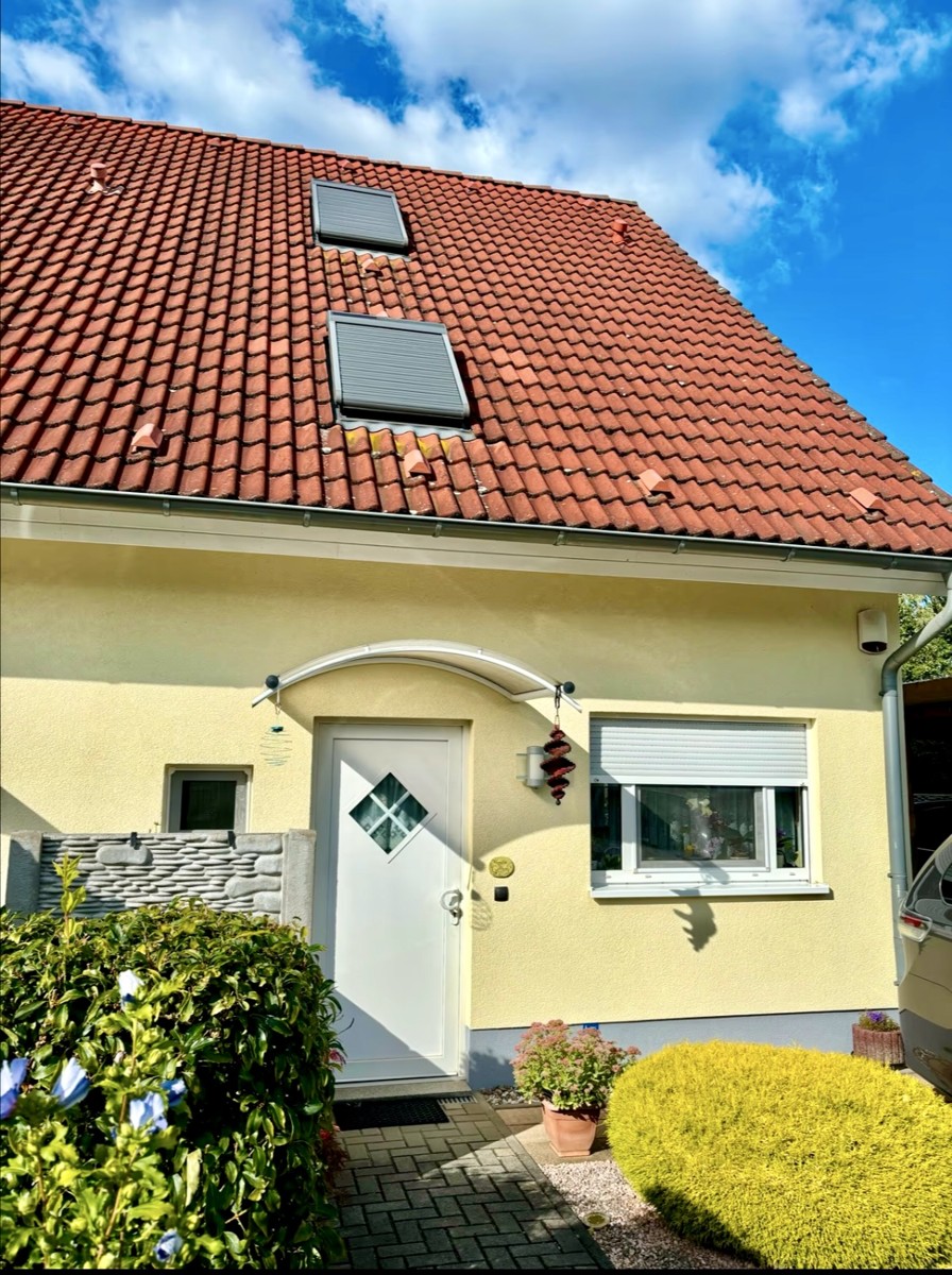 RESERVIERT |PROVISIONSFREI | Reihenendhaus in TOP Zustand mit Wintergarten und 4 Zimmern nahe Berlin