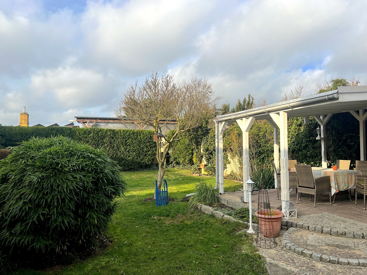 NEUER PREIS | HEREINSPAZIEREN UND WOHL FÜHLEN - Einfamilienhaus mit 214qm Wohnfläche in Bernau!