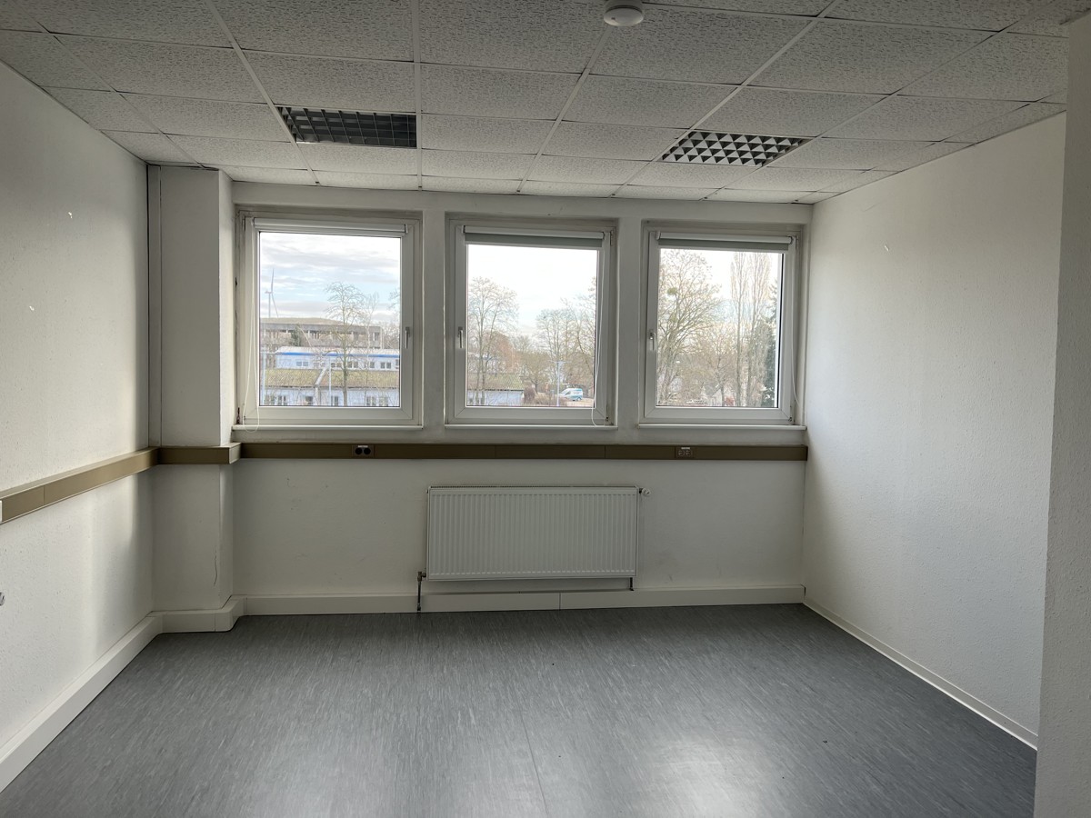 SCHWEDLER | Ganze Etage nur für Sie - Helle Geräumige Büroetage !