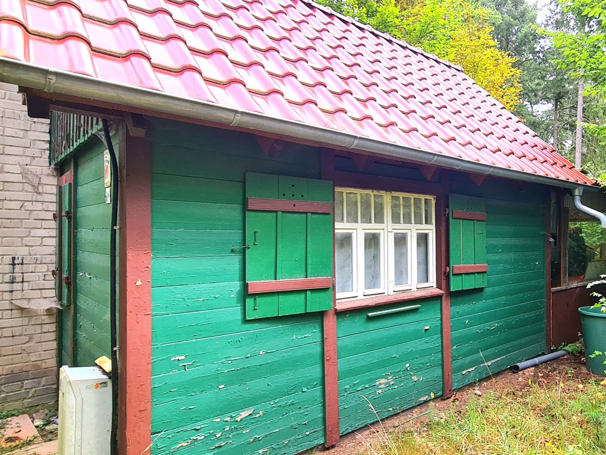 FINALER PREIS + PROVISIONSFREI | 25.000qm Grundstück mit Rohbau-Bungalow, Garage und Forsthaus