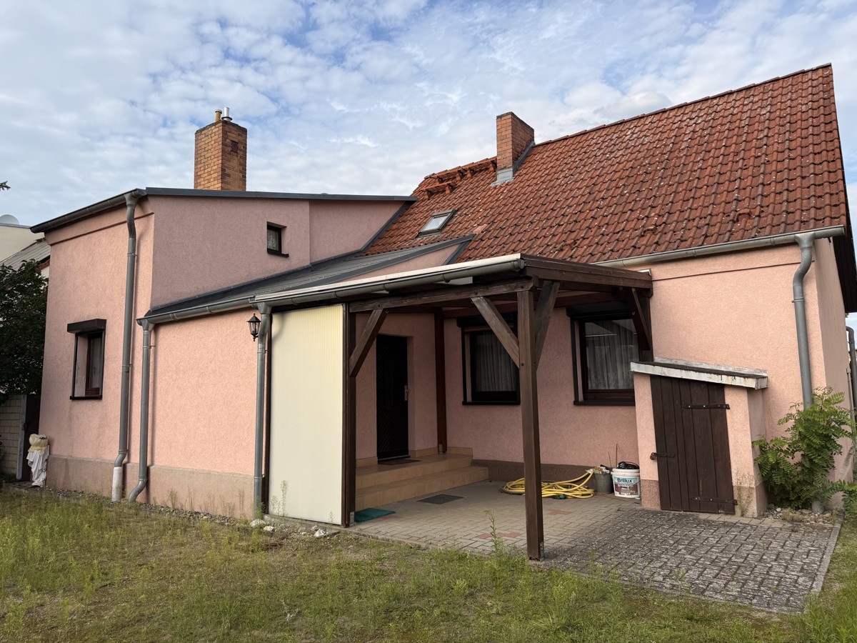 IM HERZEN VON BRITZ | Charmantes Wohnhaus mit einer großzügigen Grundstücksfläche von 1280 qm!