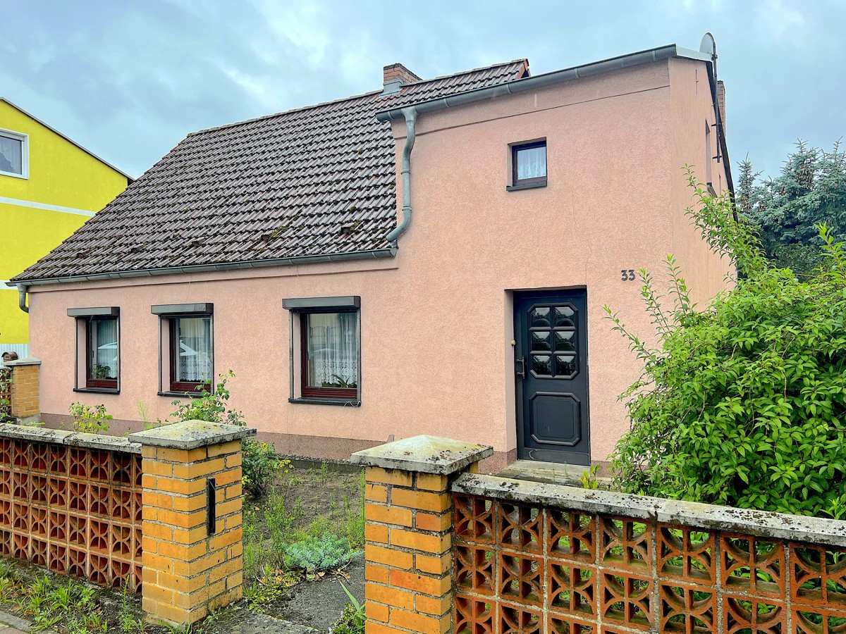 IM HERZEN VON BRITZ | Charmantes Wohnhaus mit einer großzügigen Grundstücksfläche von 1280 qm!