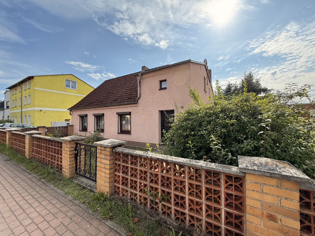 IM HERZEN VON BRITZ | Charmantes Wohnhaus mit einer großzügigen Grundstücksfläche von 1280 qm!