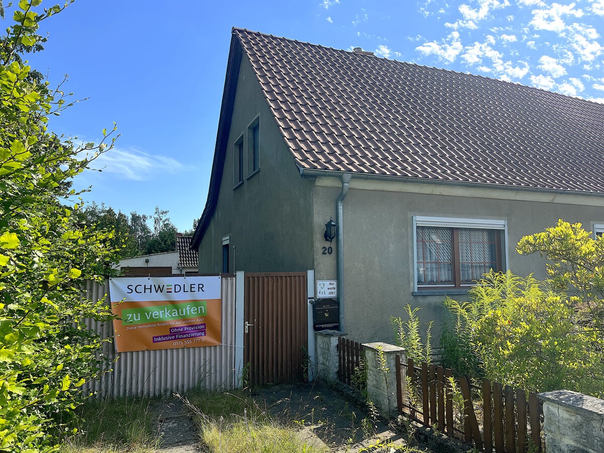 GROßZÜGIGES GRUNDSTÜCK 2.187 m² MIT DHH – Handwerkliches Geschick gefragt, sofort bezugsbereit!