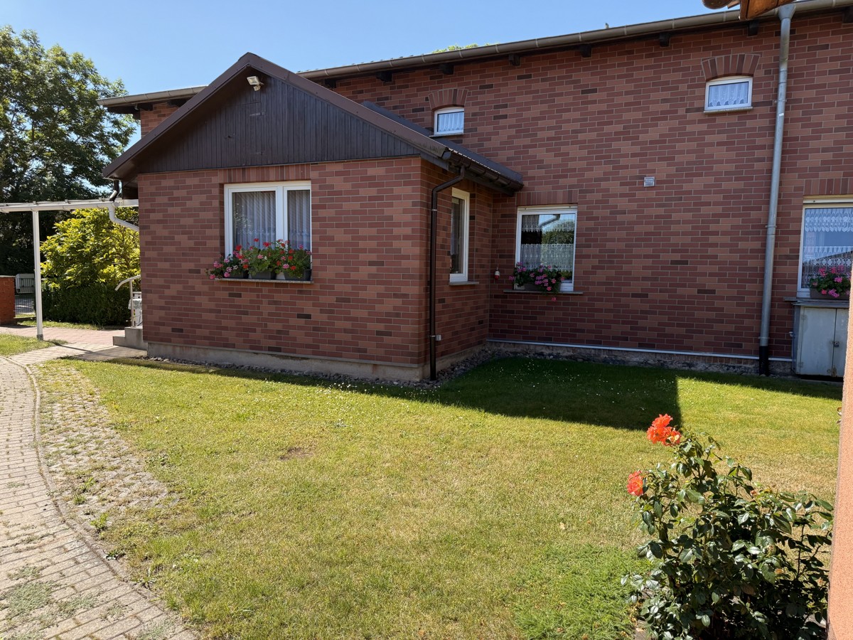 EINMALIGE GELEGENHEIT | Doppelhaushälfte optimal für eine Großfamilie mit viel Platz und Komfort!