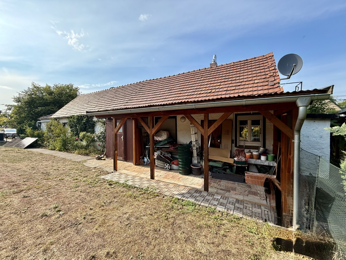 BUNGALOW IN COTTBUS | Zwei Häuser auf einem großzügigen Grundstück- 1429 qm