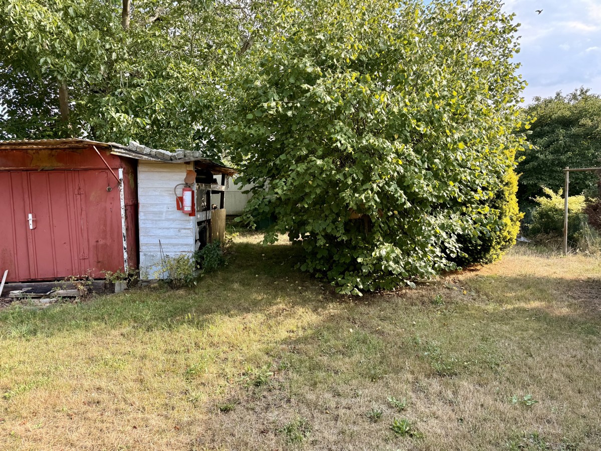 BUNGALOW IN COTTBUS | Zwei Häuser auf einem großzügigen Grundstück- 1429 qm