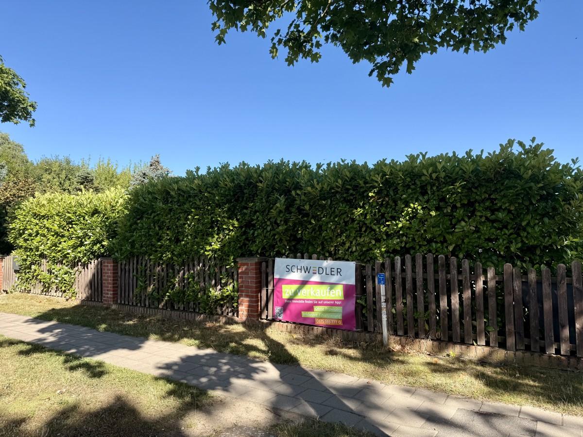 FAMILIENFREUNDLICHER BUNGALOW | Pool + Grundstück + Sauna + viel Platz und Komfort!