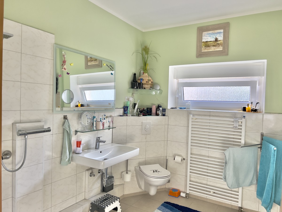 FINALER PREIS|PROVISIONSFREI|TOP-LAGE  BERLIN | 2 Familienhaus mit 4 Garagen und 6 Parkplätzen !