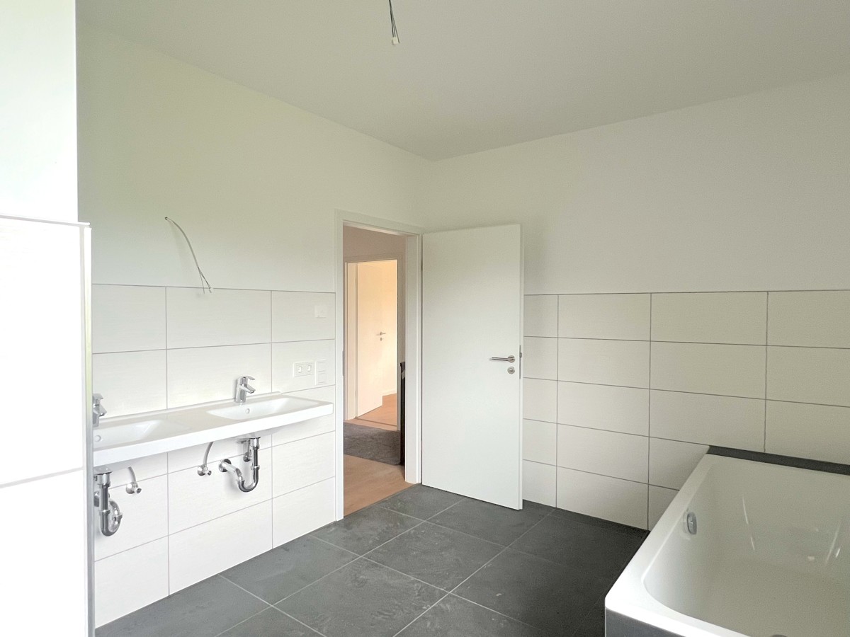 PROVISIONSFREI | SOFORT BEZUGSFREI - TOP Neubau Stadt Villa in ruhiger beliebter Wohnlage !