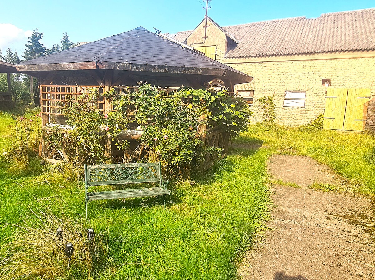 NEUER PREIS |PROVISIONSFREI | Großzügiger Vierseitenhof auf 15 000m² Grundstück mit viel Potential