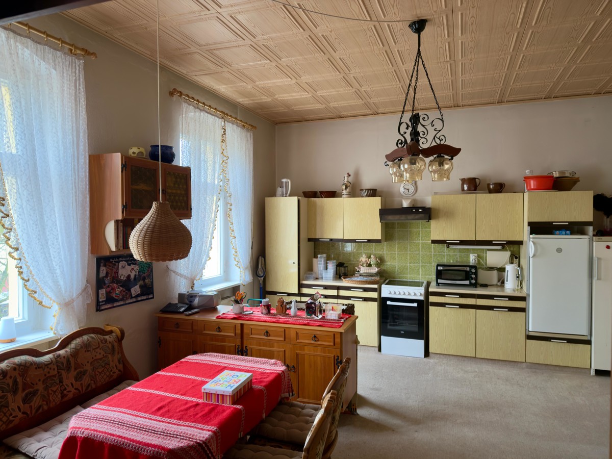 PROVISIONSFREI | Stilvolles Zweifamilienhaus 170m² mit großem wunderschönen Grundstück 1383m²