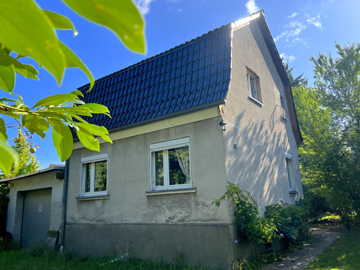 PROVISIONSFREI | Solides Familienhaus mit Garten, Schwerlastgarage und Potenzial – Nähe Berlin-Buch
